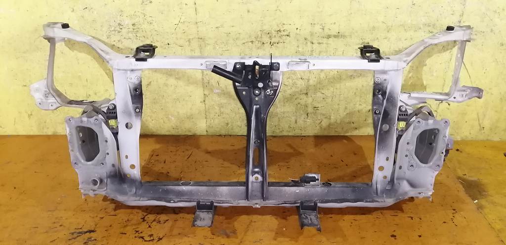 рамка радиатора Subaru Impreza