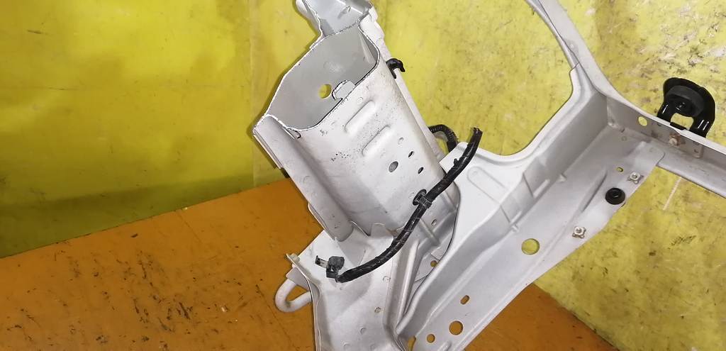 рамка радиатора Subaru Impreza