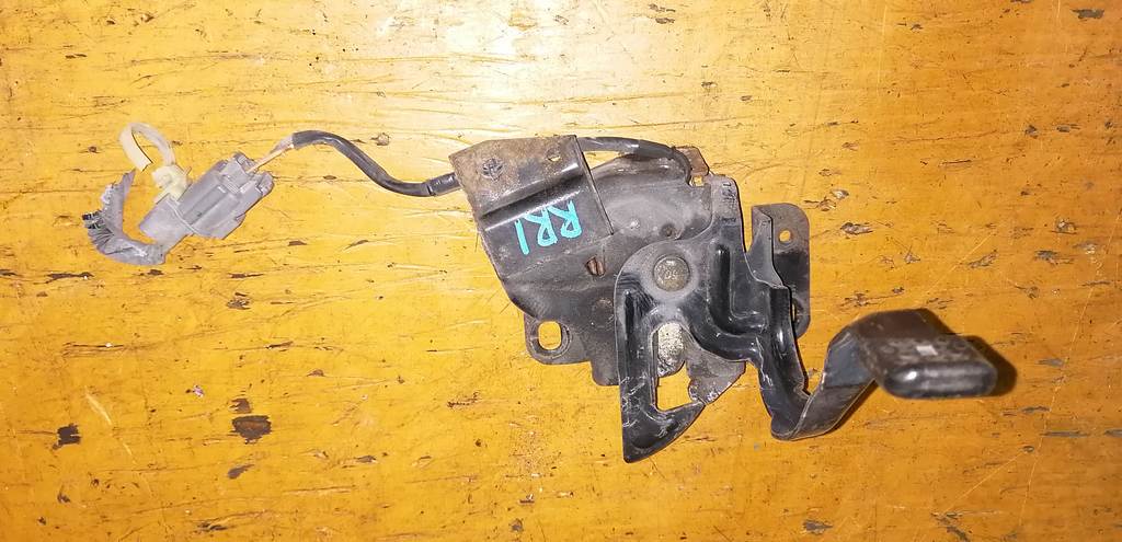 замок капота Honda Elysion