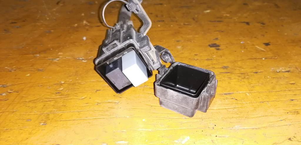 реле Honda Elysion