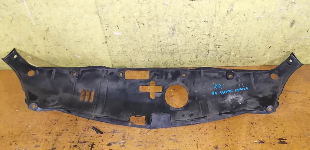 накладка на телевизор Honda Elysion