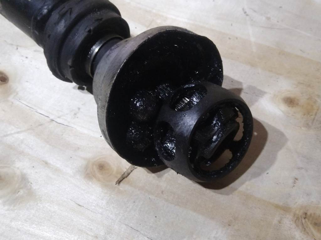 карданный вал Volkswagen Touareg