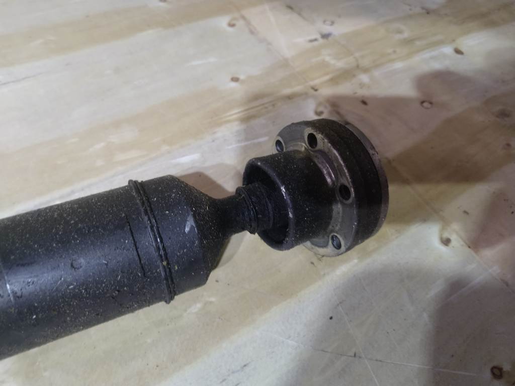 карданный вал Volvo XC90