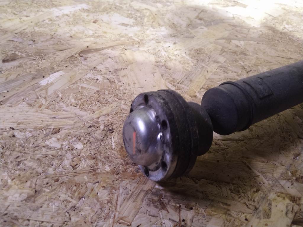 карданный вал Volvo XC90