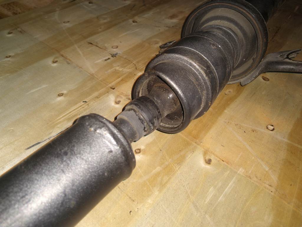 карданный вал Subaru Forester