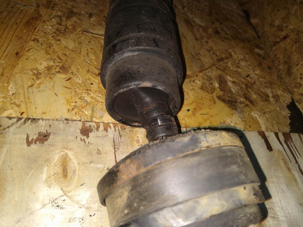 карданный вал Nissan X-Trail