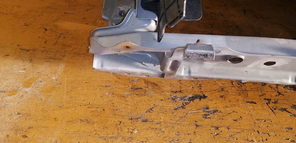 рамка радиатора Toyota Vitz