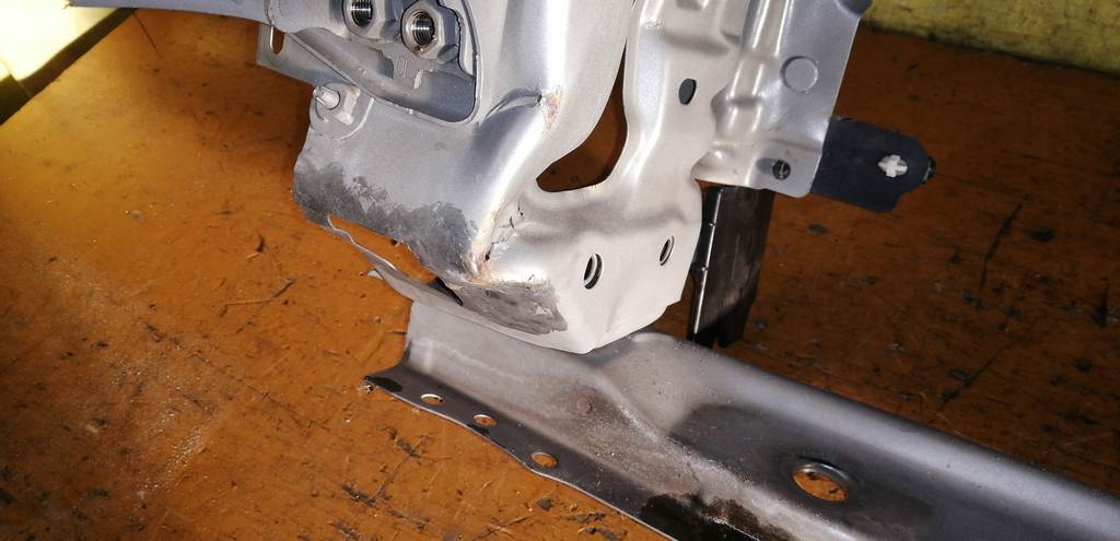 рамка радиатора Toyota Vitz