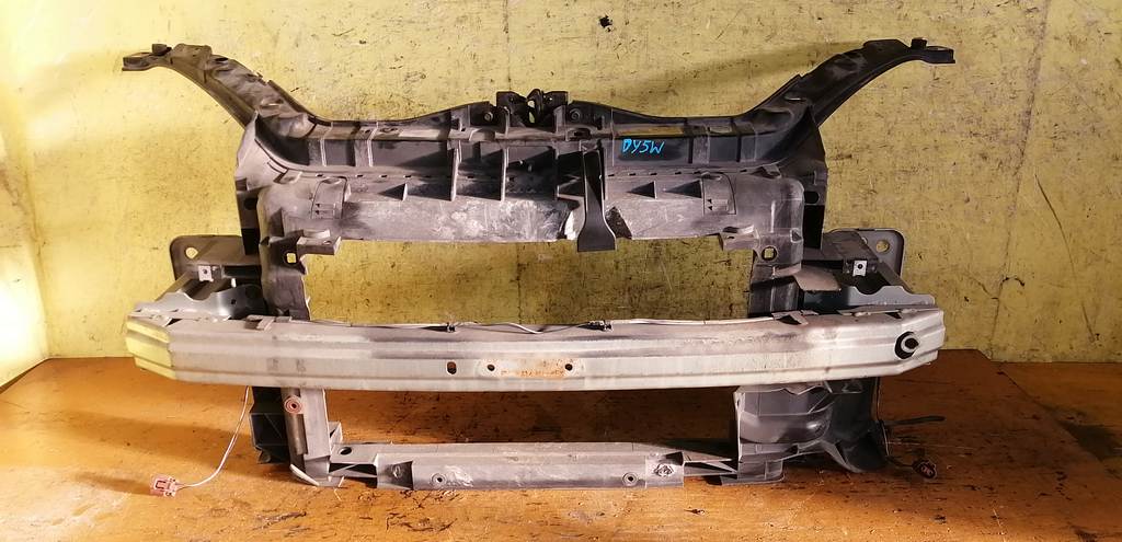 рамка радиатора Mazda Demio