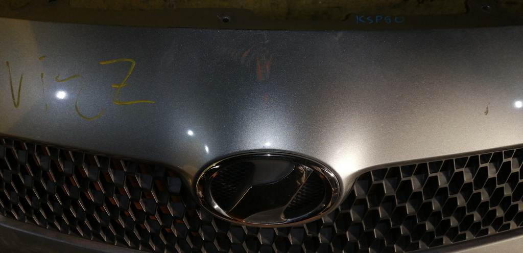 бампер Toyota Vitz