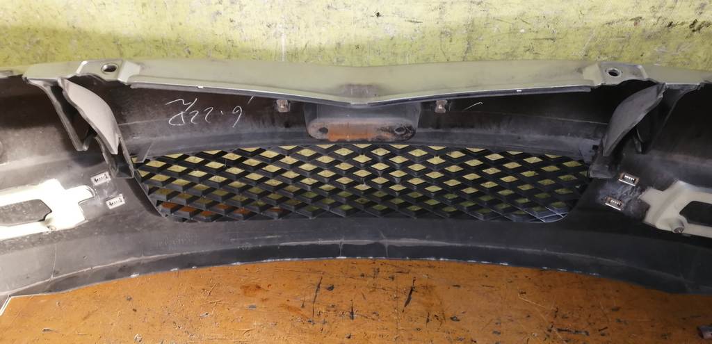 бампер Mazda Demio