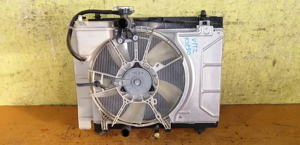 радиатор основной Toyota Vitz