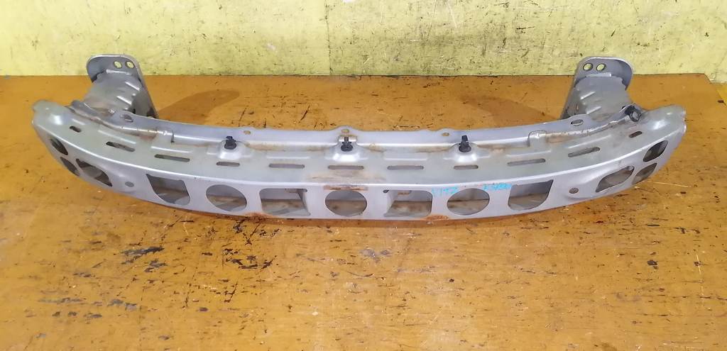 усиление бампера Toyota Vitz