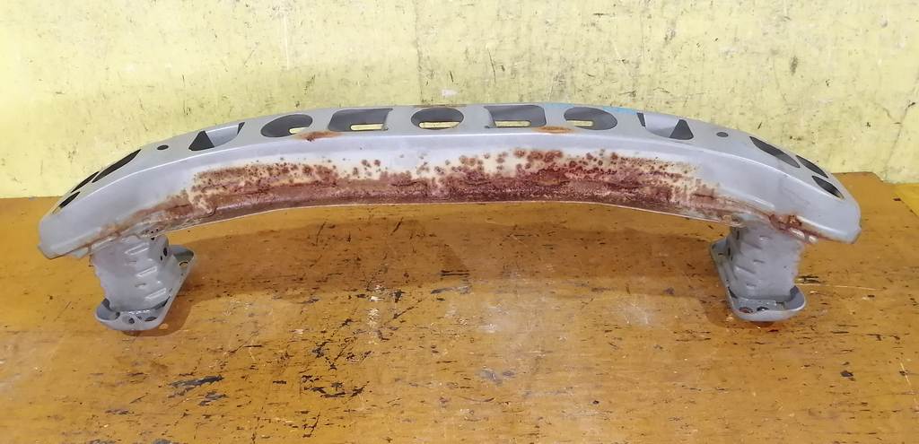 усиление бампера Toyota Vitz