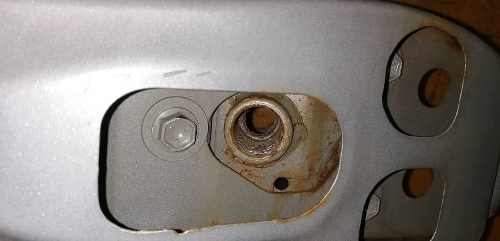 усиление бампера Toyota Vitz