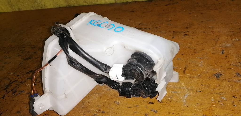 бачок омывателя Toyota Passo