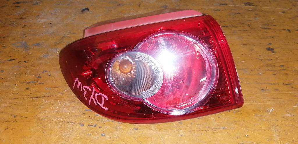 стоп-сигнал Mazda Demio