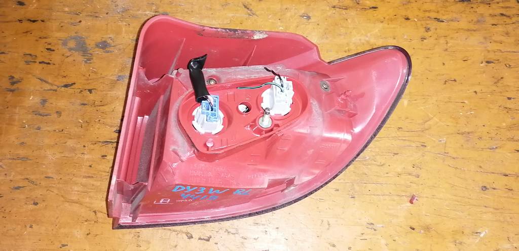 стоп-сигнал Mazda Demio