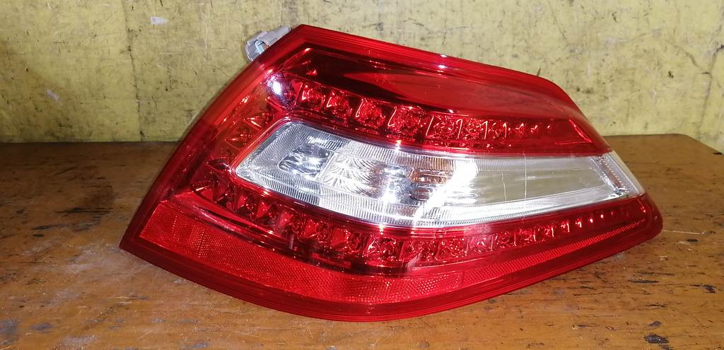 стоп-сигнал Nissan Teana