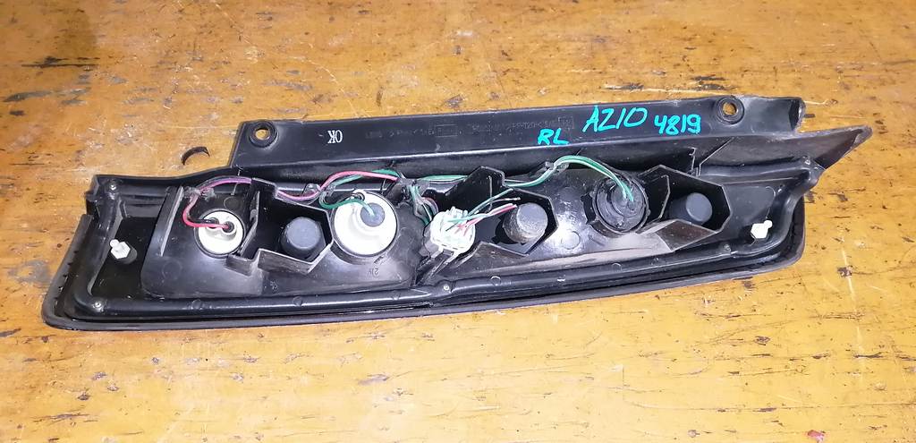 стоп-сигнал Nissan Cube