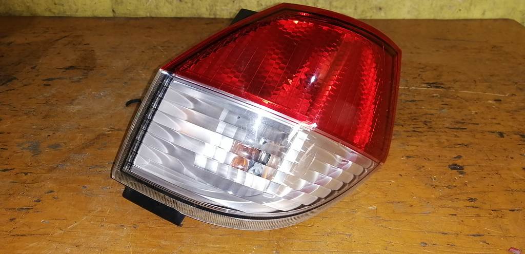 стоп-сигнал Suzuki Solio