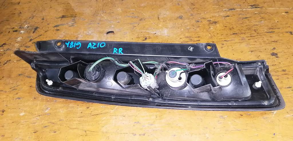 стоп-сигнал Nissan Cube