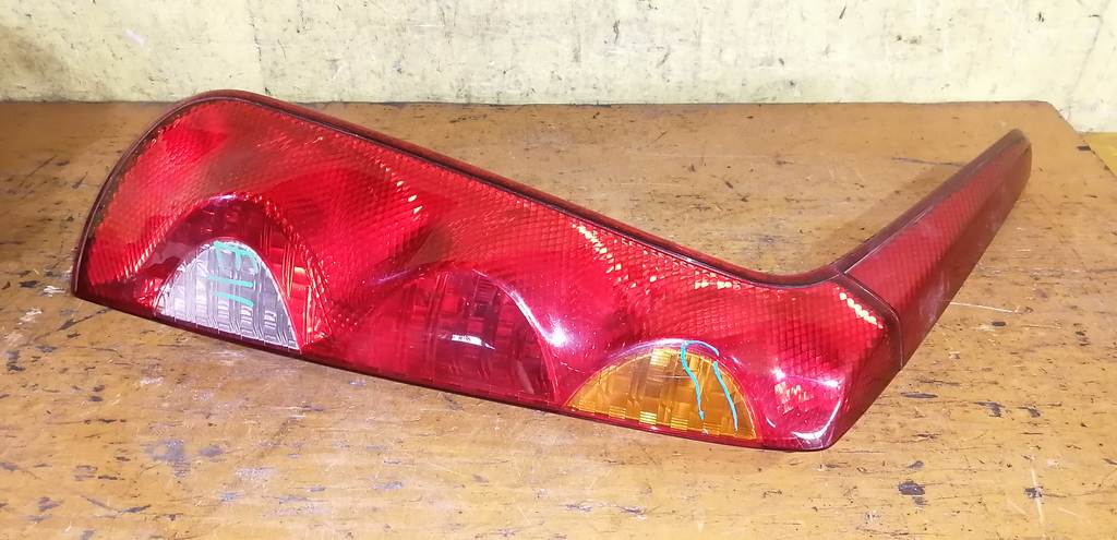 стоп-сигнал Nissan Note