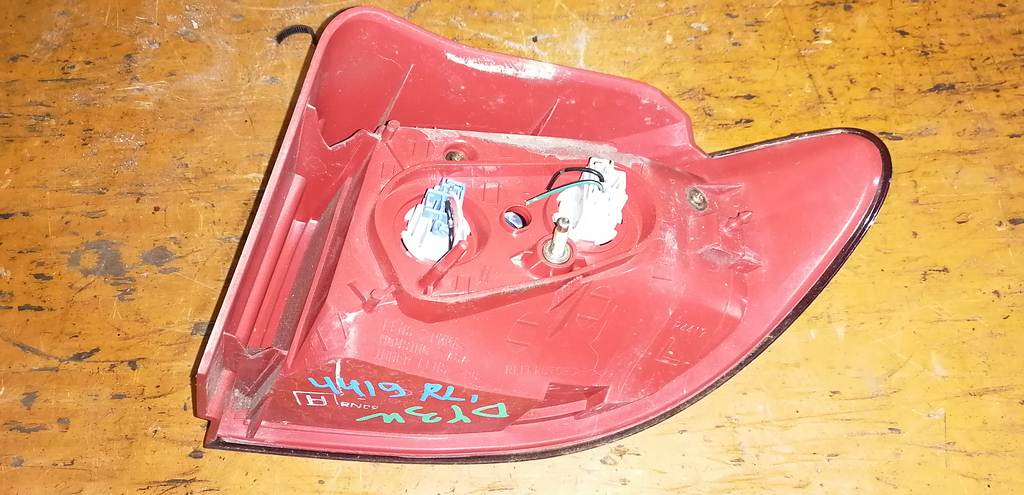 стоп-сигнал Mazda Demio