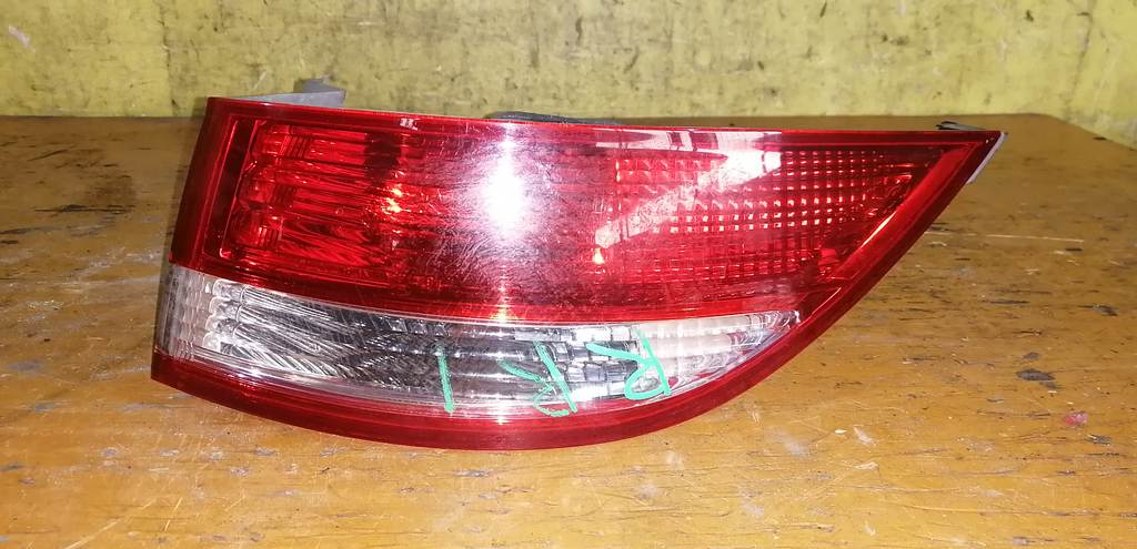 стоп-сигнал Honda Elysion