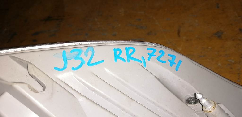 стоп-сигнал Nissan Teana