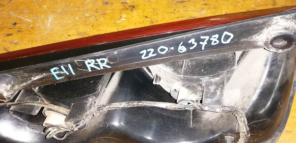 стоп-сигнал Nissan Note