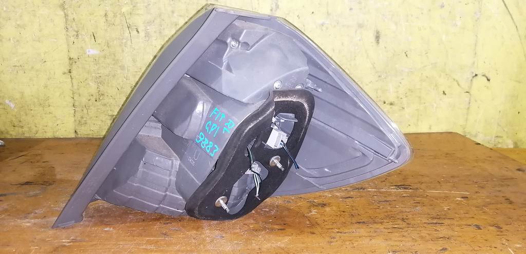 стоп-сигнал Honda Fit