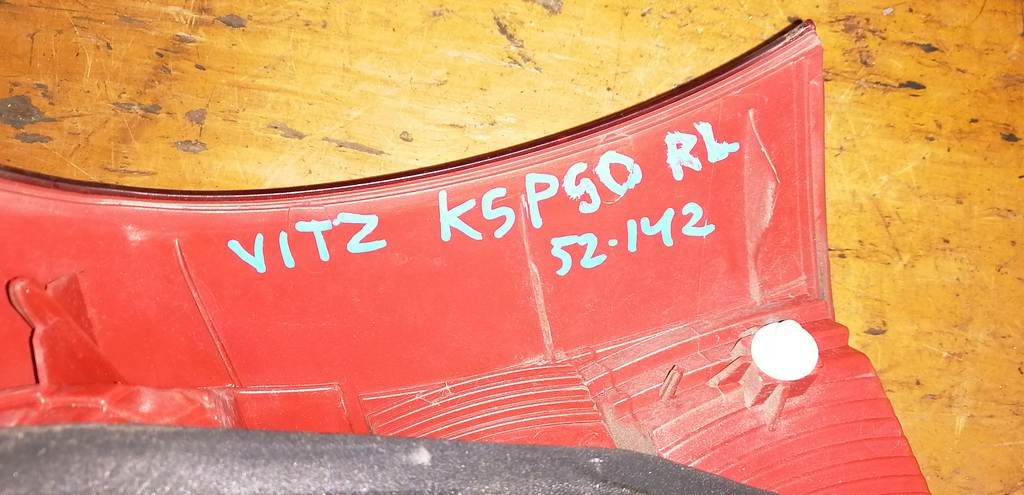 стоп-сигнал Toyota Vitz