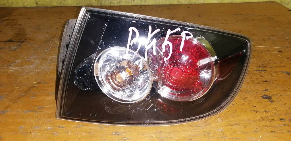 стоп-сигнал Mazda Axela