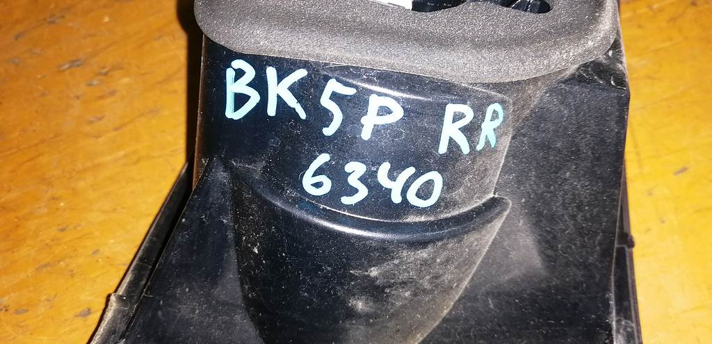 стоп-сигнал Mazda Axela