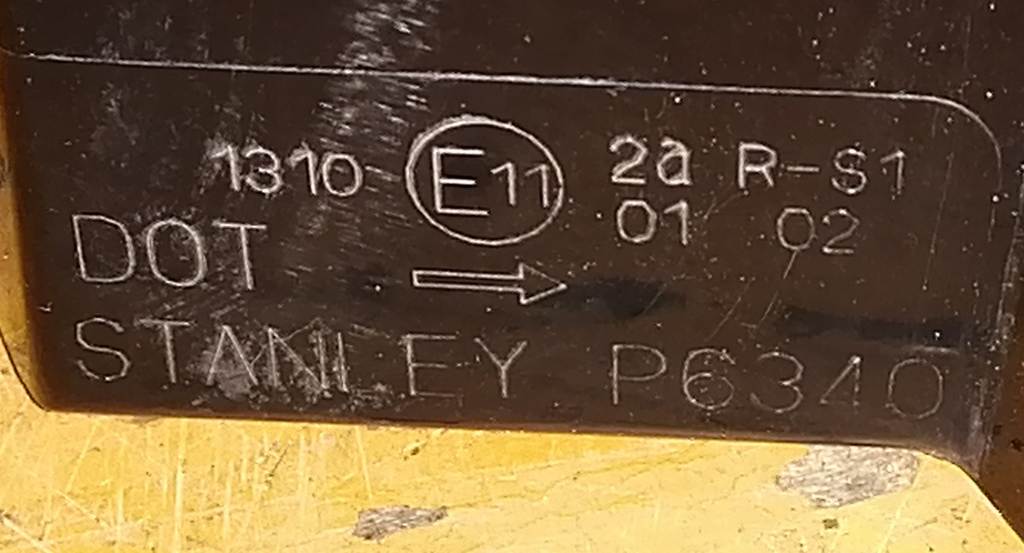 стоп-сигнал Mazda Axela