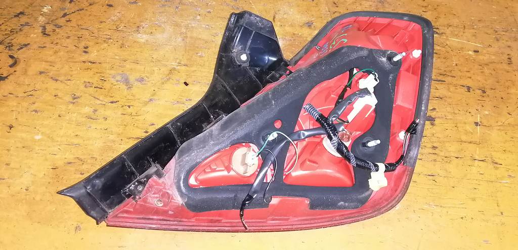 стоп-сигнал Nissan Teana