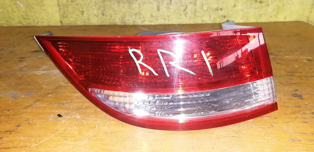 стоп-сигнал Honda Elysion