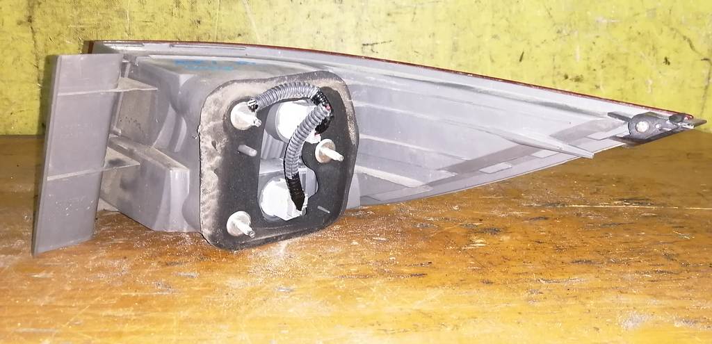 стоп-сигнал Honda Elysion