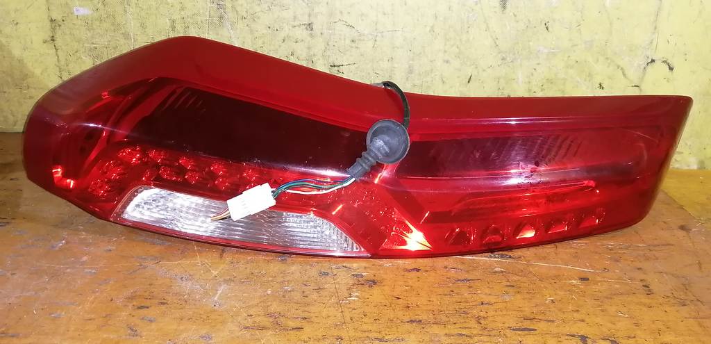 стоп-сигнал Nissan X-Trail