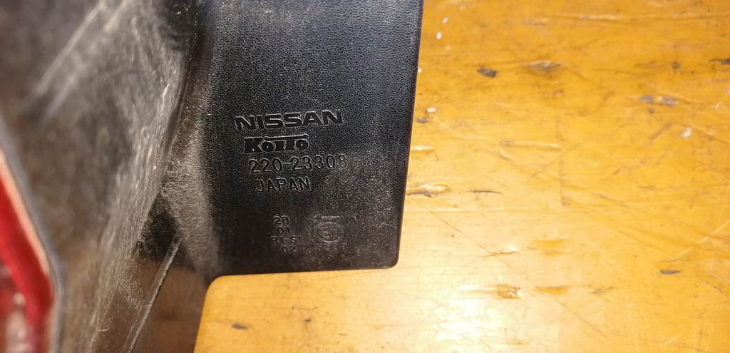 стоп-сигнал Nissan X-Trail