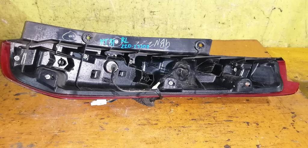 стоп-сигнал Nissan X-Trail