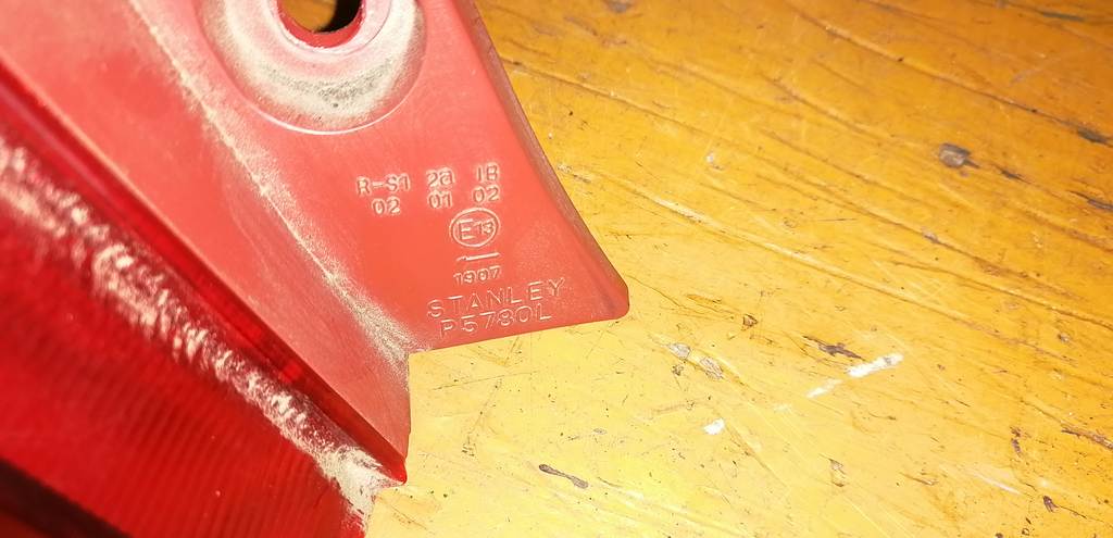 стоп-сигнал Suzuki Swift