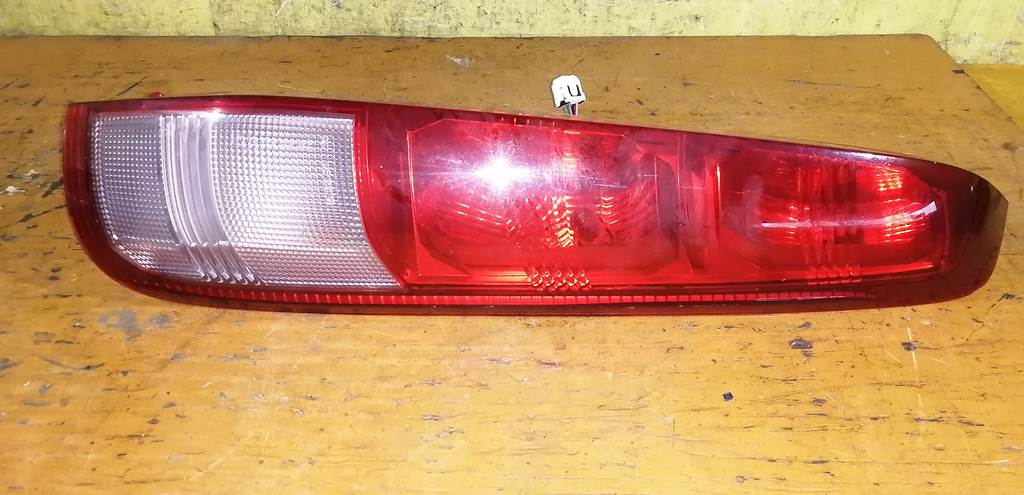 стоп-сигнал Nissan X-Trail