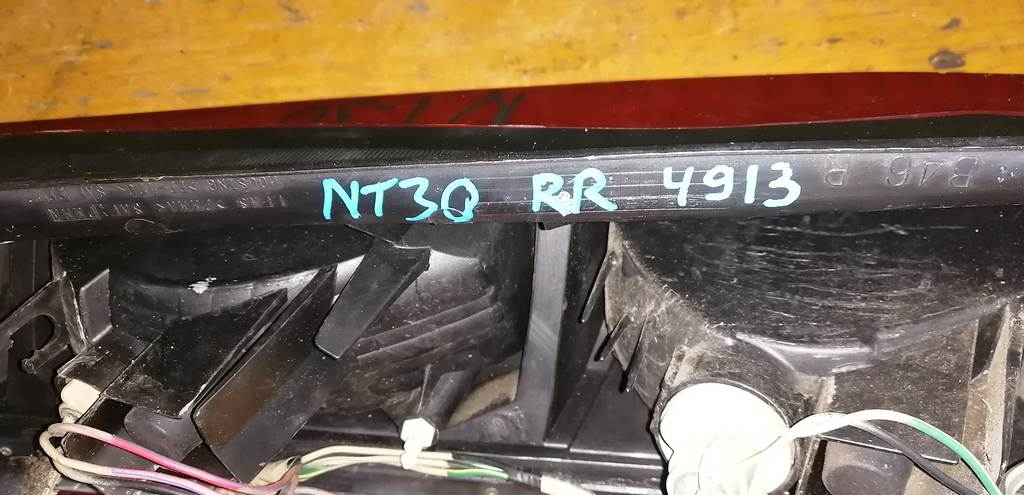 стоп-сигнал Nissan X-Trail