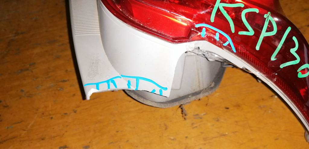 стоп-сигнал Toyota Vitz