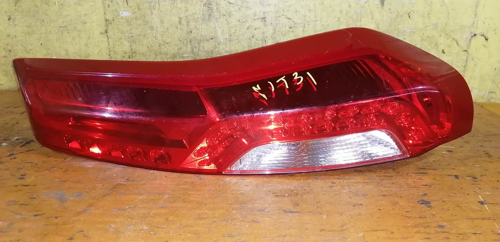 стоп-сигнал Nissan X-Trail