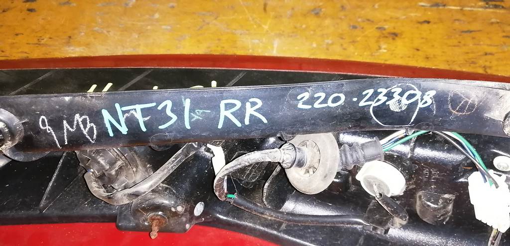 стоп-сигнал Nissan X-Trail