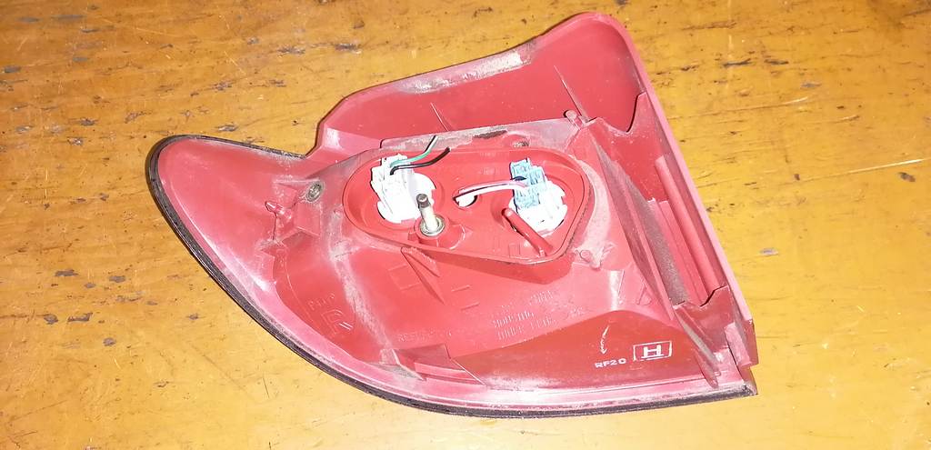 стоп-сигнал Mazda Demio