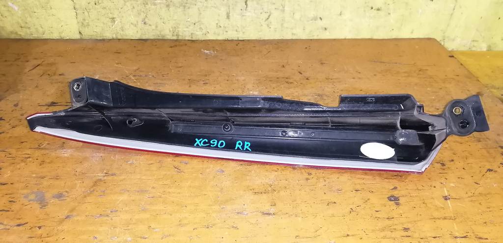 стоп-сигнал Volvo XC90